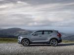 Volvo XC40 T5 Plug-in Hybrid Inscription 2002 года (UK)